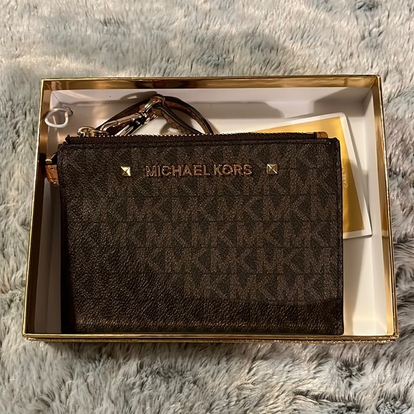 Michael Kors Handbags - Michael Kors Wristlet